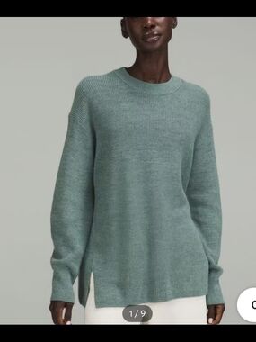 lululemon athletica Relaxed Crew Sweater in Dusty Sage Size 6 Like New.